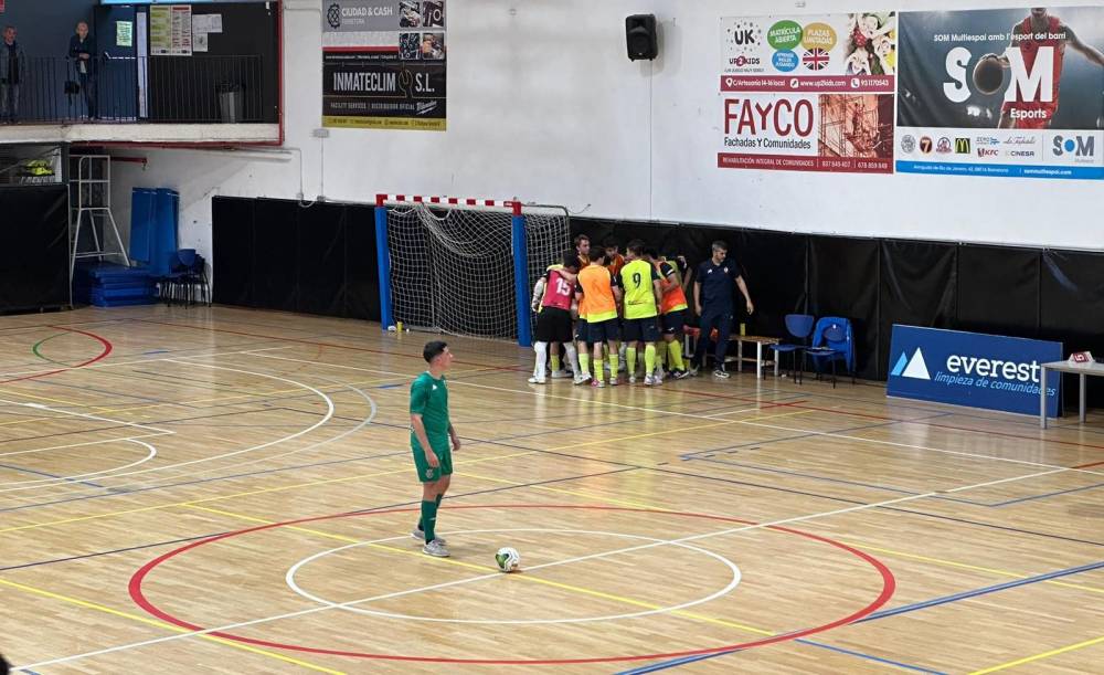 L’Everest Prosperitat imposa el seu ritme en un partit boig i supera el Cerdanyola a Valldaura (8-4)