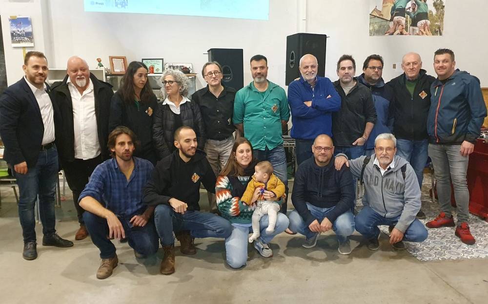 Els Castellers homenatgen les persones que han liderat 25 anys d’història cultural