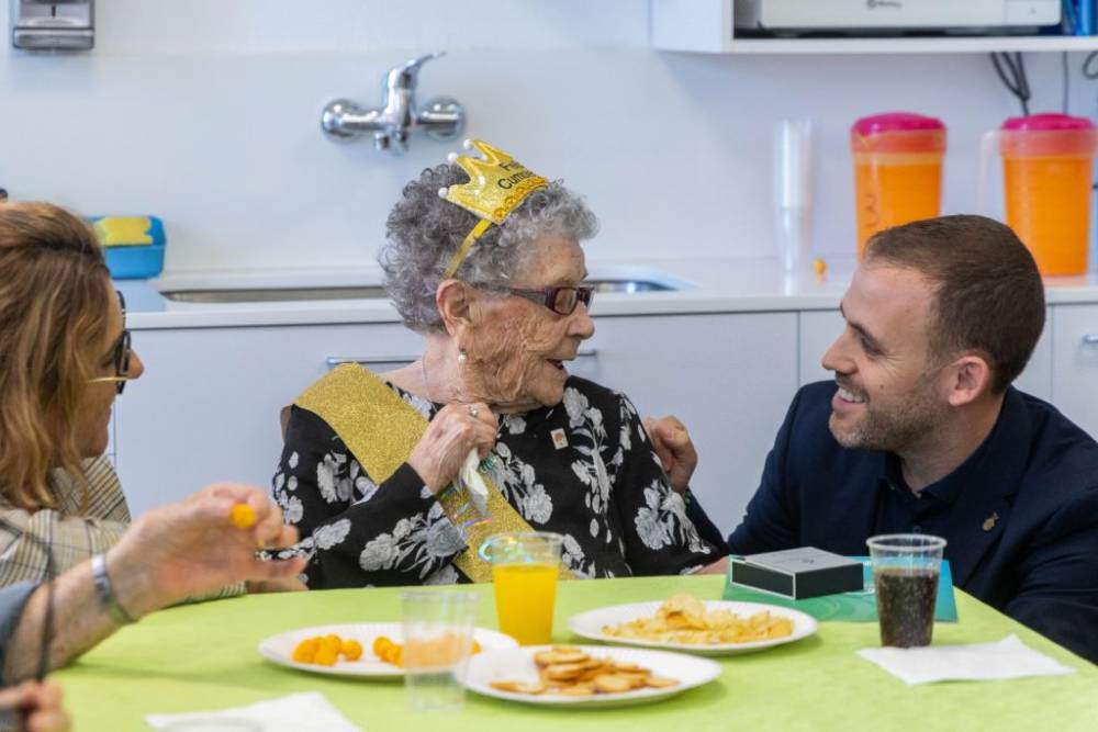 L'Ajuntament homenatja la centenària Antonia Garzón Guerrero