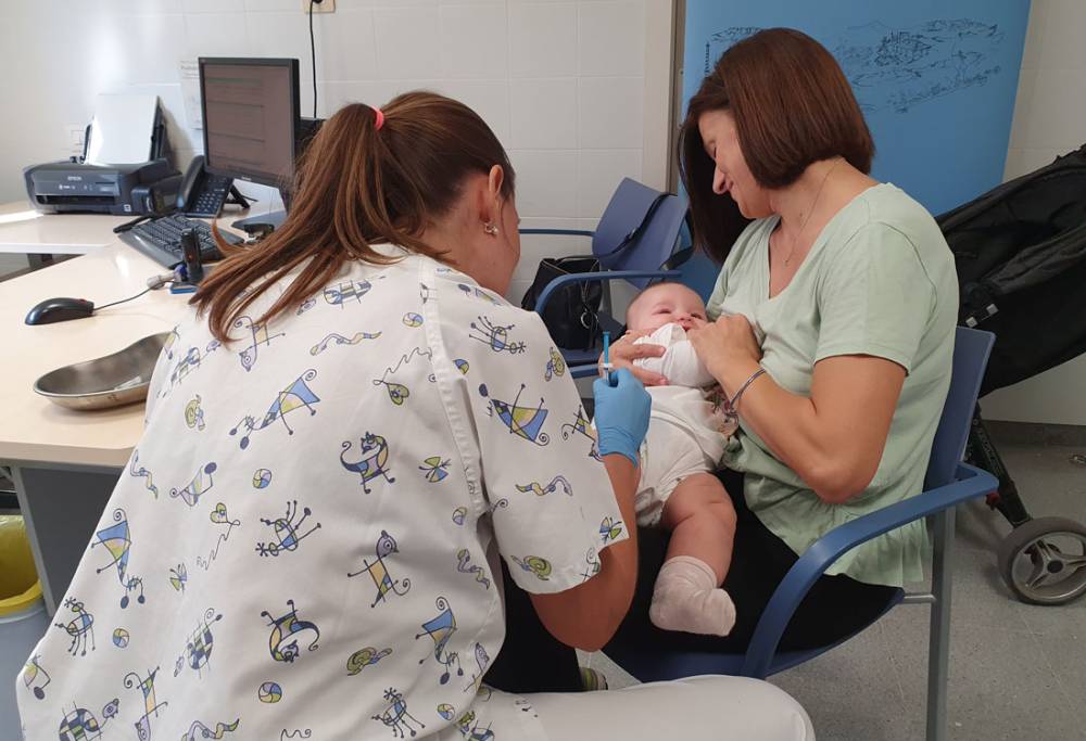 Comença la vacunació de nadons contra la bronquiolitis a la regió sanitària de Cerdanyola