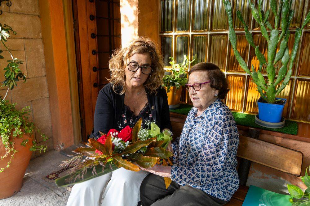 L'Ajuntament homenatja la centenària Mercè Bernaldo Maixenchs