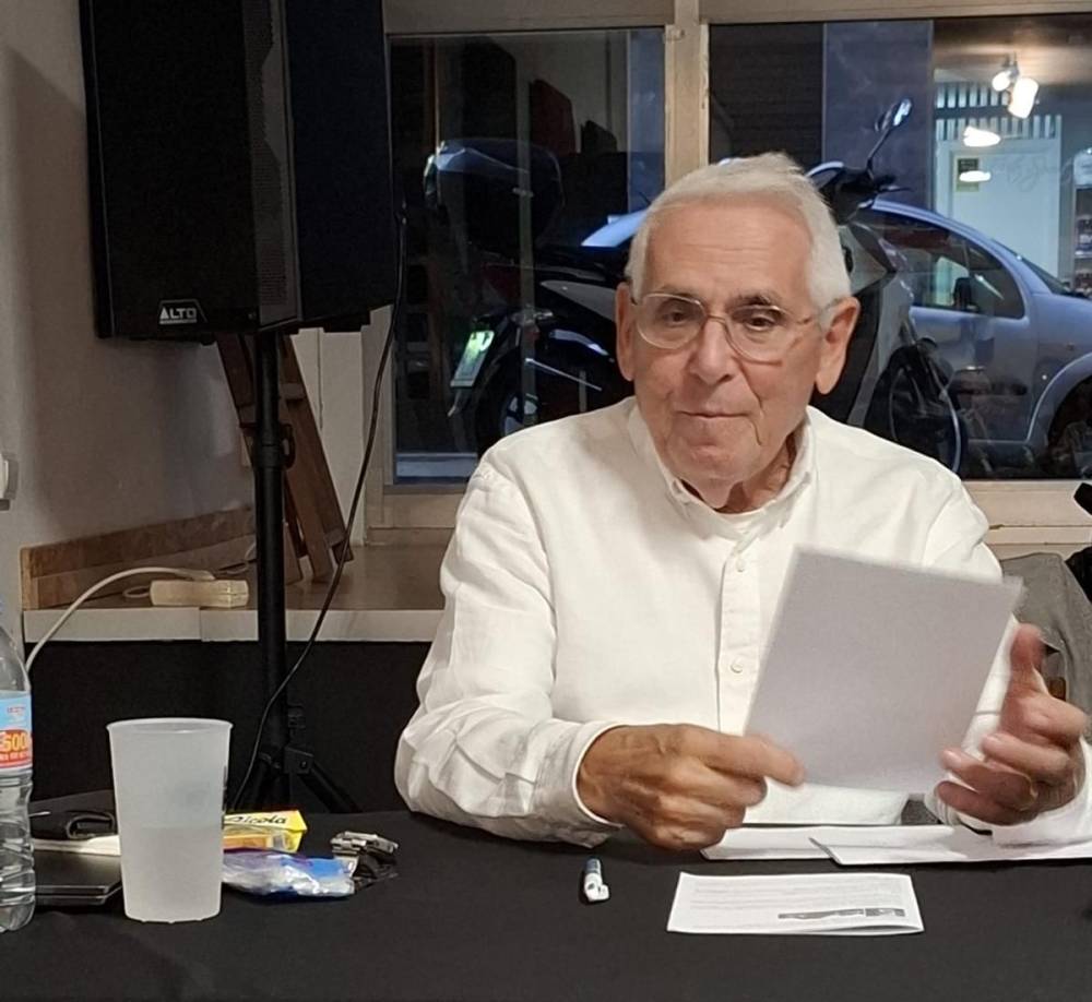 Miquel Sánchez presenta el tercer volum de la seva col·lecció sobre els masos dedicat a Sant Iscle i rodalia