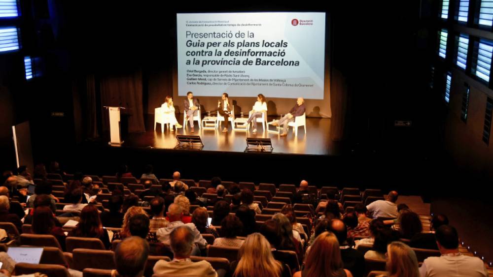 El món local es dota d'una guia per lluitar contra la desinformació