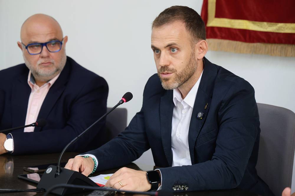 El govern de Cerdanyola activa un contracte d’emergència per a la recollida de residus