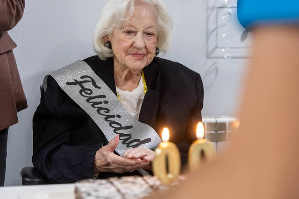 L'Ajuntament homenatja la centenària Enedina Simón Alonso