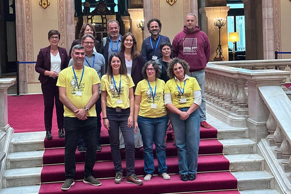 Docents i famílies de La Sínia proposen al Parlament recuperar la línia perduda d’i3