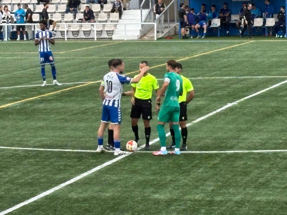 El Cerdanyola FC torna a perdre davant el San Cristóbal en dos minuts fatídics (2-1)