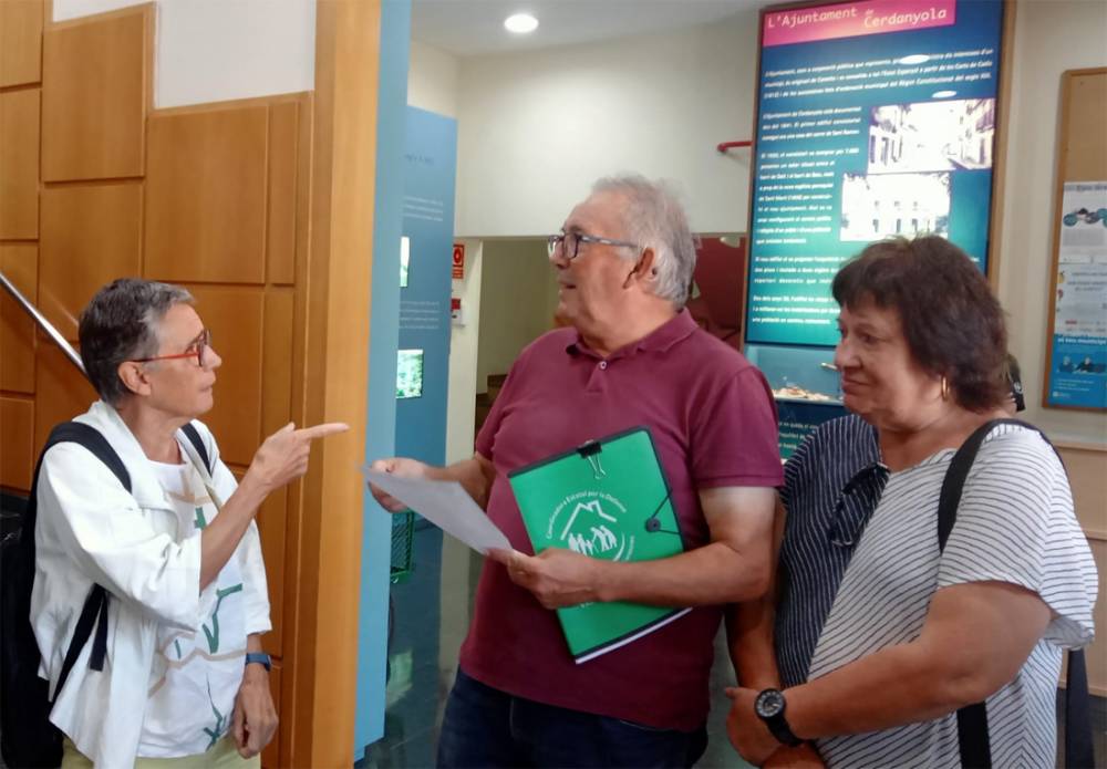 Qualitat en l’Atenció Primària, hospital i retirada de l’amiant, reivindicacions de la Marea Blanca a la consellera de Salut