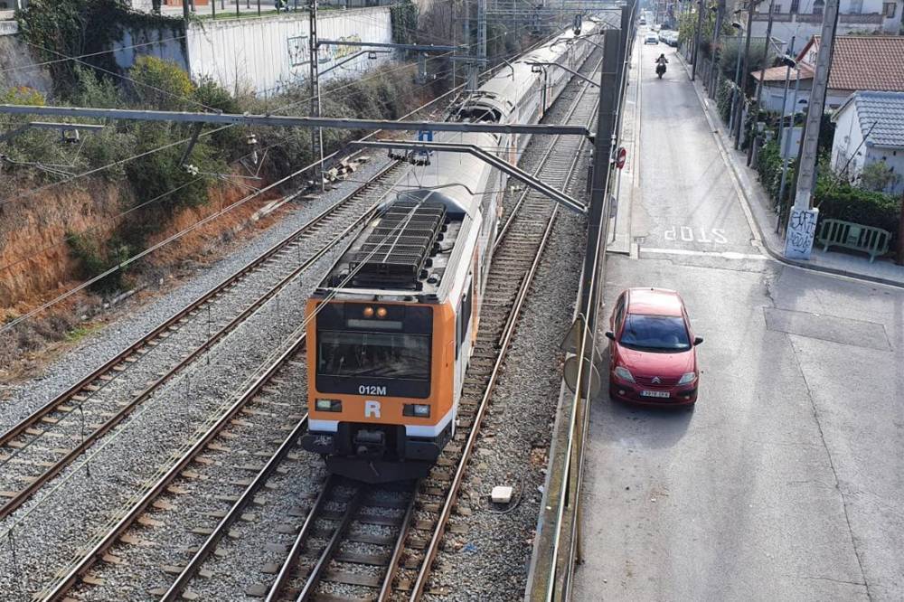 La línia R4 recupera la circulació després d’una incidència per robatori de cable