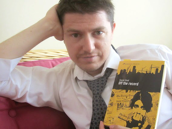 Una xerrada sobre novel·la negra aborda el boom immobiliari, la corrupció i la relació entre poders i periodistes