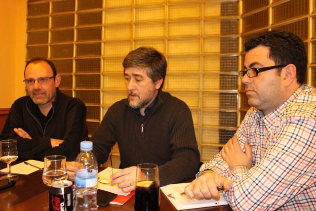 Una taula rodona sobre serveis públics manifesta la necessitat de millorar l'organització municipal