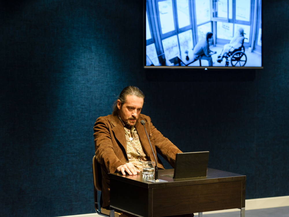 Ramon Madaula: "vaig al teatre a gaudir, no a què me'n donin una pallissa que no mereixo"