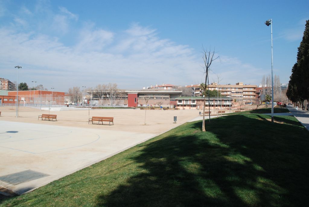 Sant Martí del Sot de Can Xarau estrena el nou parc com espai de la festa del barri