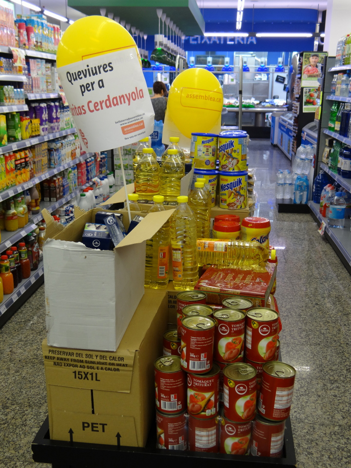 Bellaterra recapta 450 kg d'aliments per a Càrites