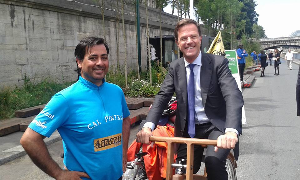 Yuguero exposa el Fem quilòmetres per l'esclerosi múltiple al Primer Ministre d'Holanda