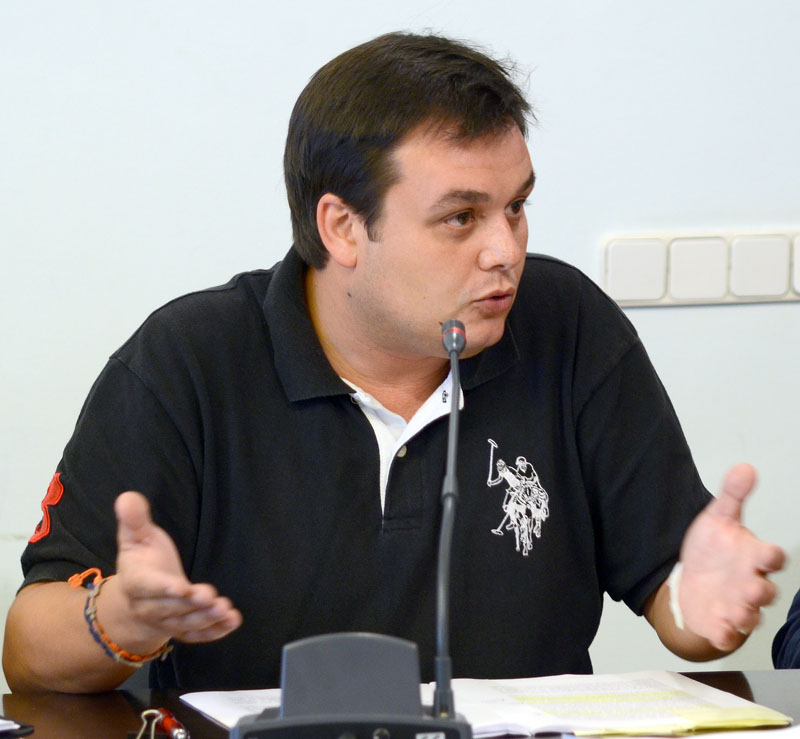 El PSC acusa al govern d'incomplir les seves promeses al primer ple de mandat