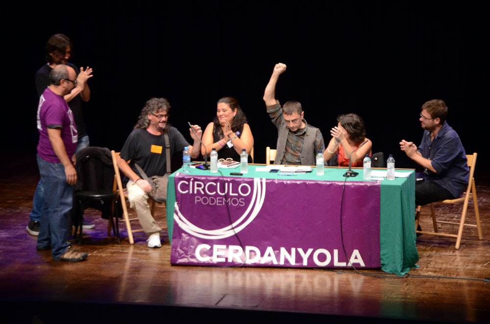 Juan Carlos Monedero omple l'Ateneu fent una crida a la rebel·lia