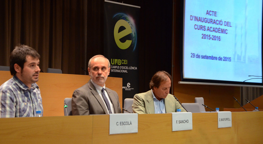 El curs de la UAB s'obre amb protestes laborals i estudiantils i crítiques de l'Ajuntament