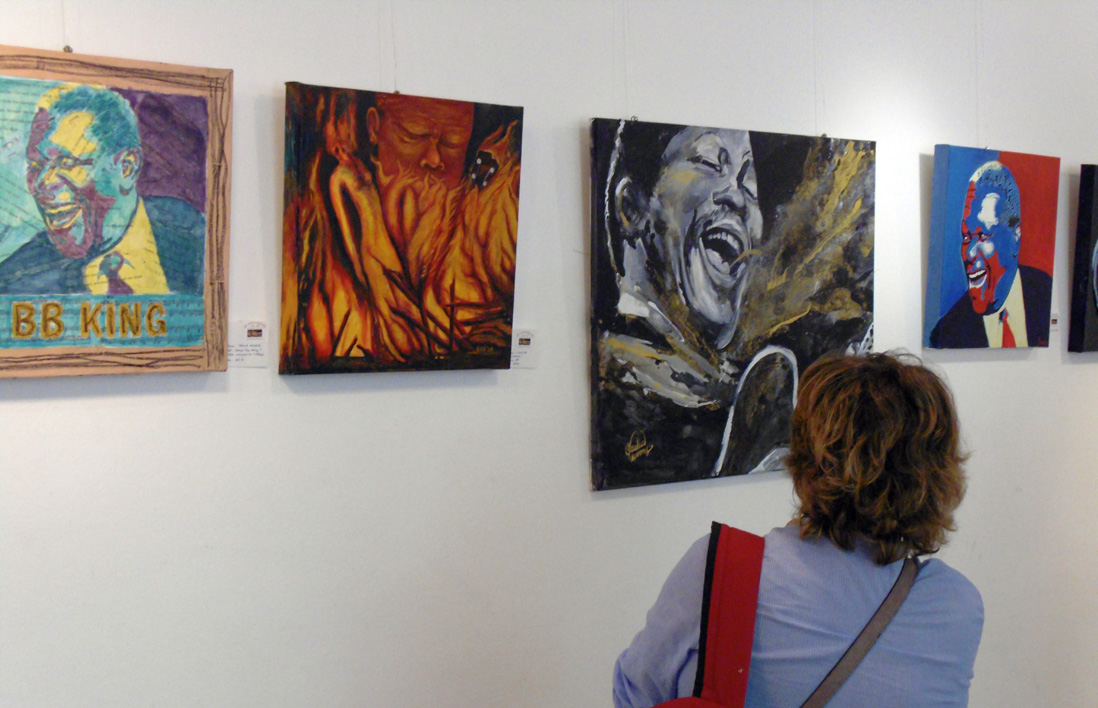 Els artistes plàstics obren el festival de Blues amb un homenatge a BB King