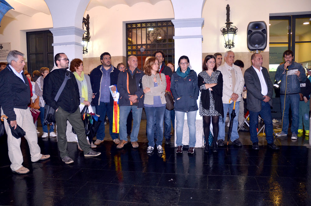 Concentració per demanar l'anul·lació de les imputacions pel 9-N
