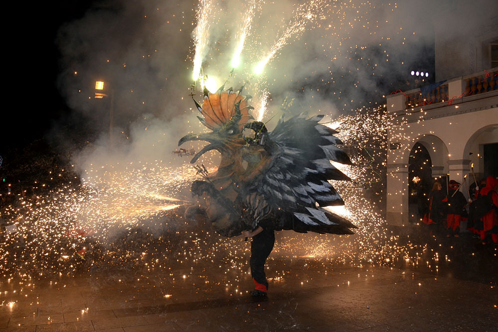 El foc dels Diables inaugura el Nadal a Cerdanyola