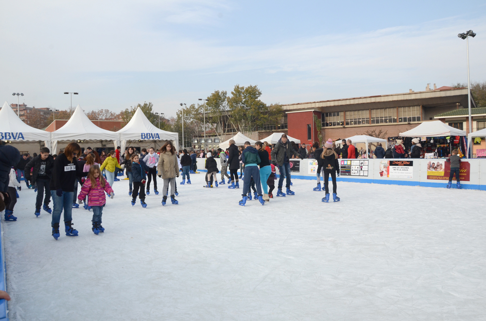 Cerdanyola inaugura avui el Nadal amb l'encesa de llums i l'obertura de la pista de gel