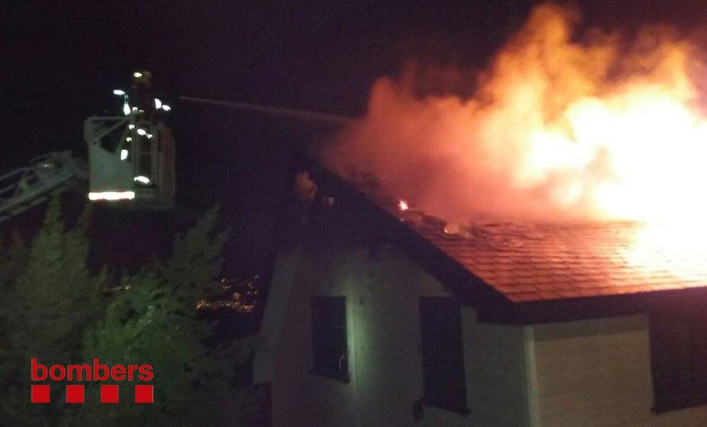 Un incendi crema una casa a Montflorit