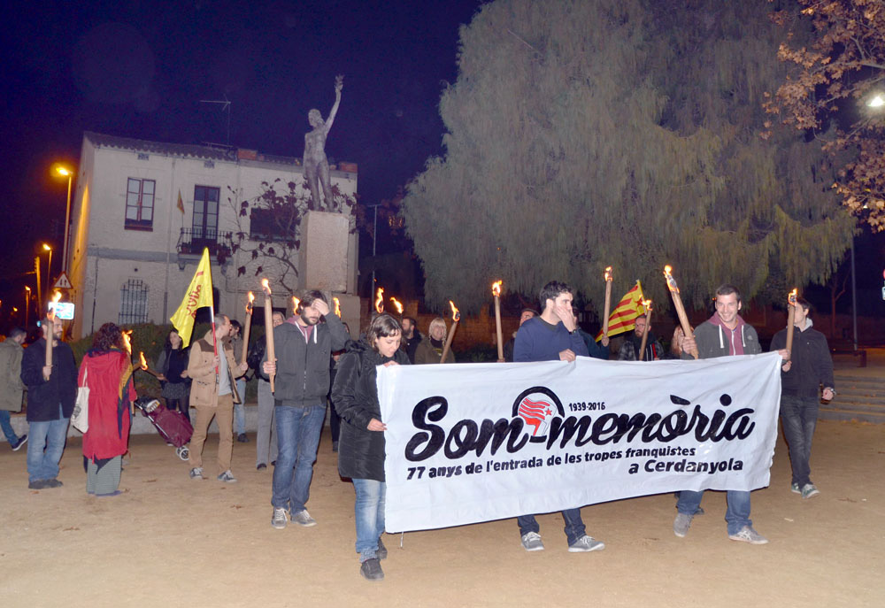 Torxes per denunciar la pervivència de l'ideari franquista a la nostra societat