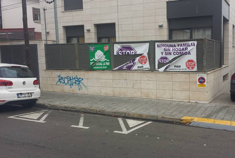 La PAH demana un lloguer social per a les famílies de l'edifici de Serragalliners que surt a subhasta