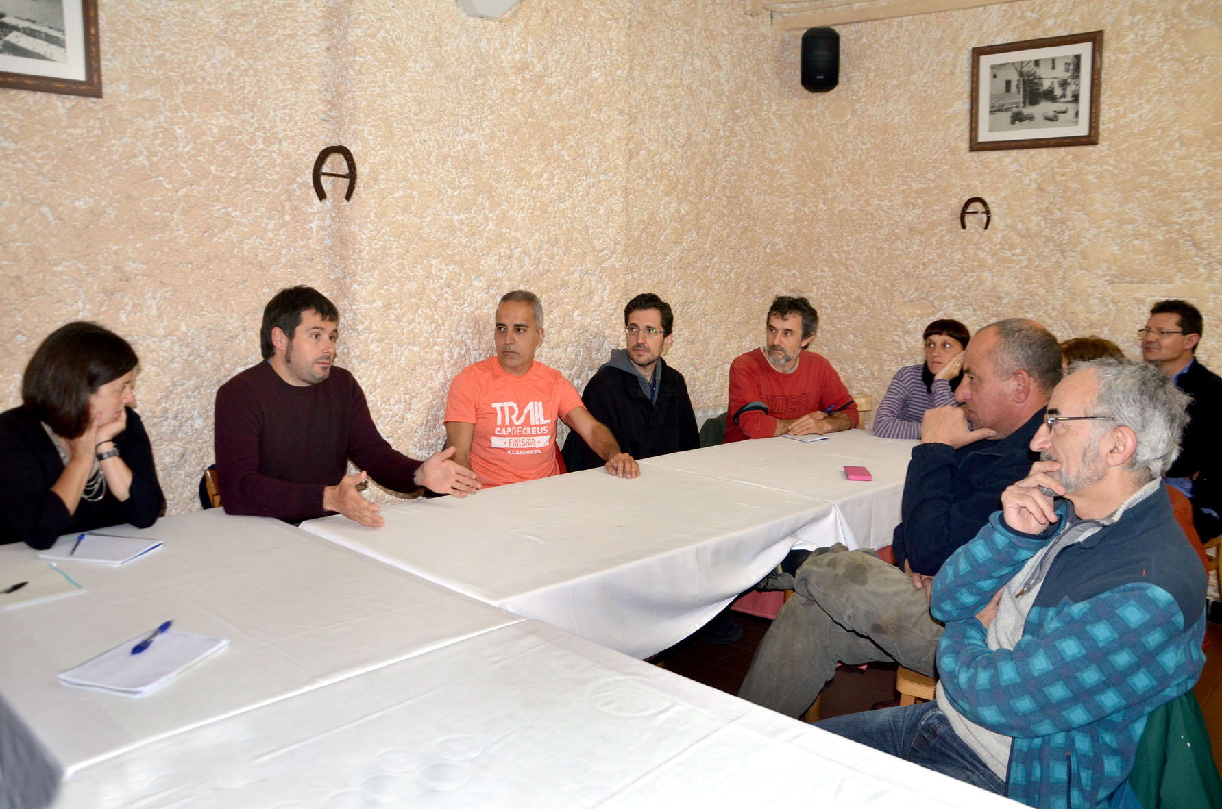 El transport públic i escolar, centren la reunió del veïnat de Can Cerdà amb l'Ajuntament