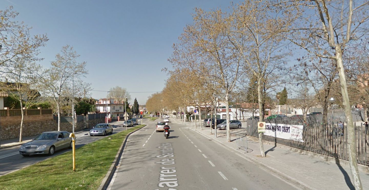 Dilluns es tallarà el trànsit al carrer de Santa Rosa per l'esporga de l'arbrat