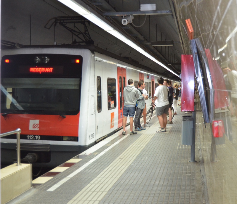 Avui comencen els horaris especials del Metro del Vallès per les obres de Sarrià