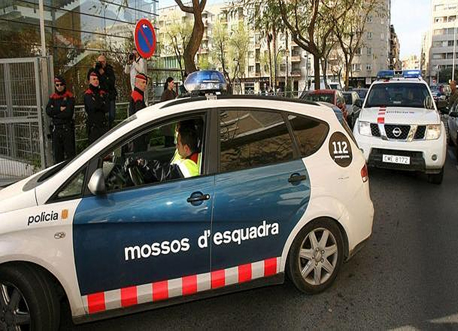Desmantellat un grup que va cometre set robatoris amb força, un d'ells a Cerdanyola