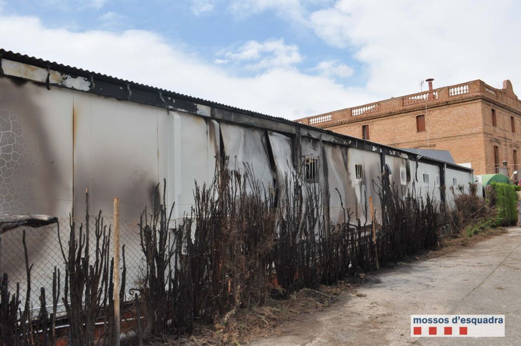Detinguts quatre menors relacionats amb 30 incendis a Cerdanyola del Vallès
