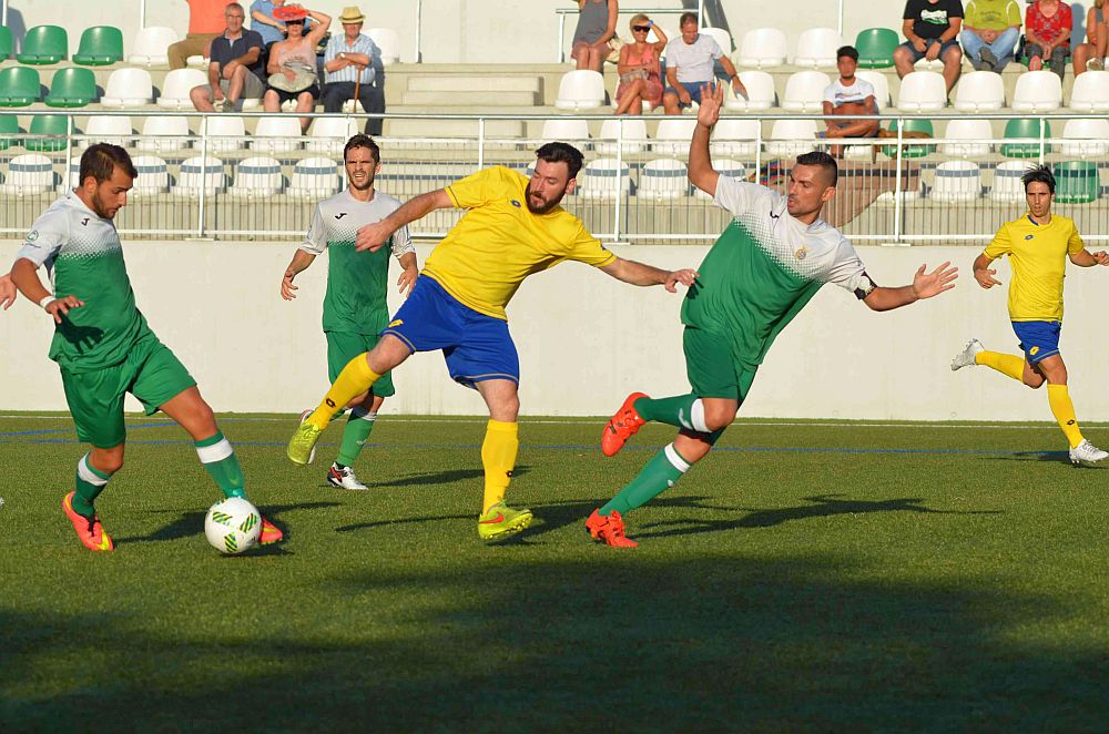El Palamós aprofita les seves ocasions i s'endú els tres punts del Municipal de Les Fontetes (2-3)