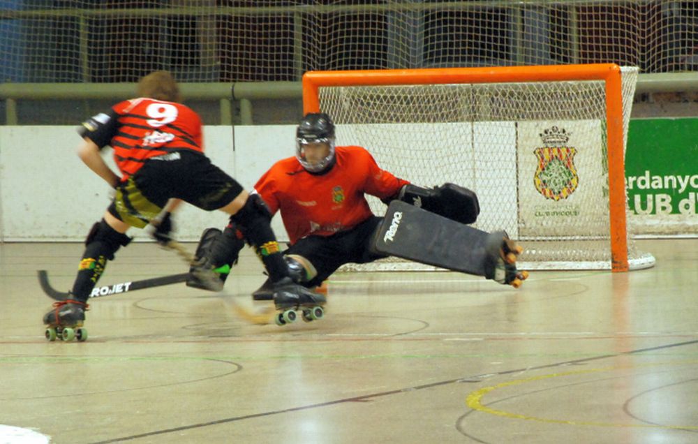 El Cerdanyola CH encaixa la primera derrota davant el Noia B (2-4)