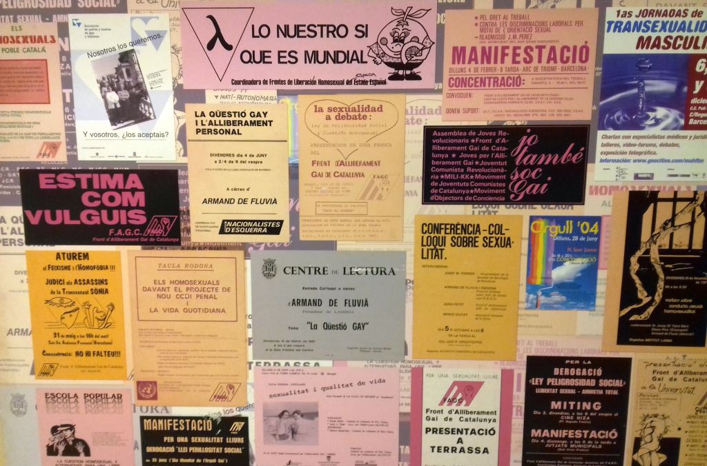 Exposició sobre els assoliments del moviment LGTB a l'Ateneu
