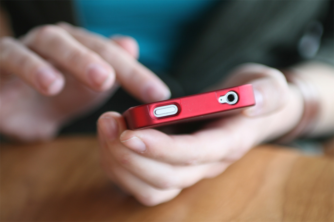 La Biblioteca ofereix un taller sobre el funcionament dels smartphones