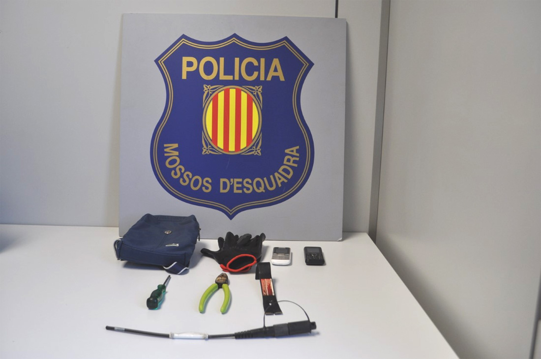 Els Mossos detenen dos lladres quan entraven a una casa del Turó de Sant Pau