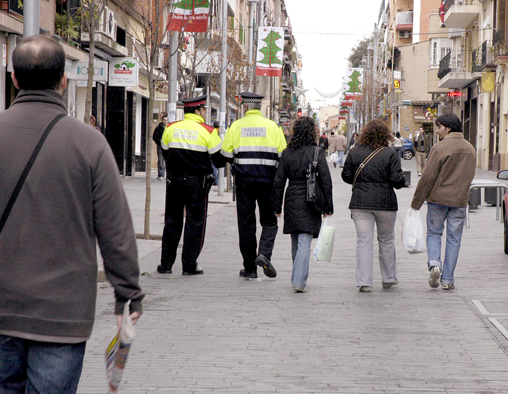 Patrulles mixtes de Mossos i Policia Local vigilen per garantir un Nadal segur