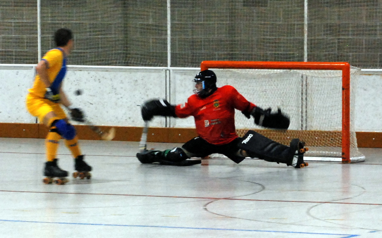 El Cerdanyola d'hoquei patins es juga punts clau a Folgueroles