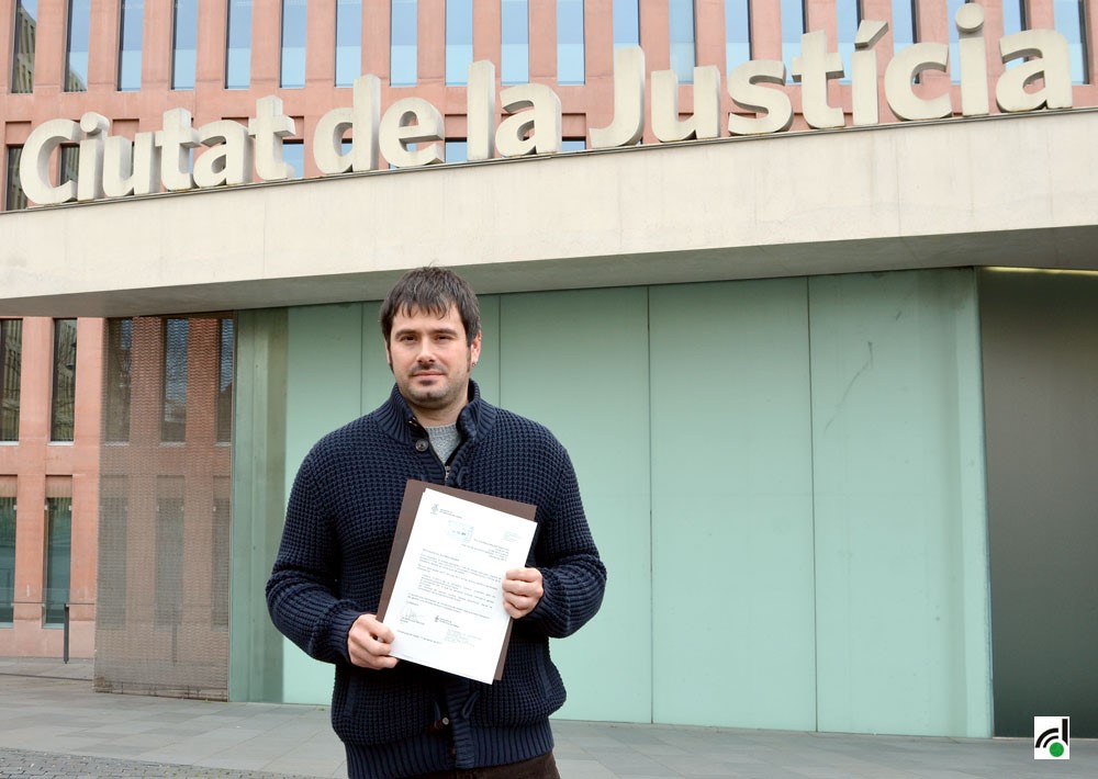 L'alcalde lliura a Fiscalia 5 informes sobre Cerdanyola Aparca, el de Secretaria i 4 més