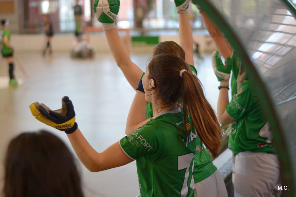 L'hoquei femení  empata 2-2 davant el Manlleu i certifica la bona ratxa