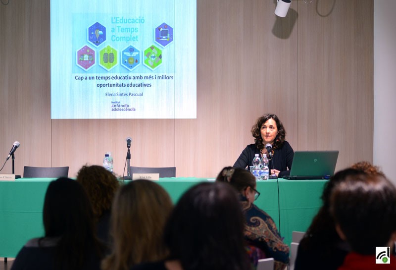 L'aposta per un projecte educatiu que combini activitats curriculars i no formals en una jornada a temps complet