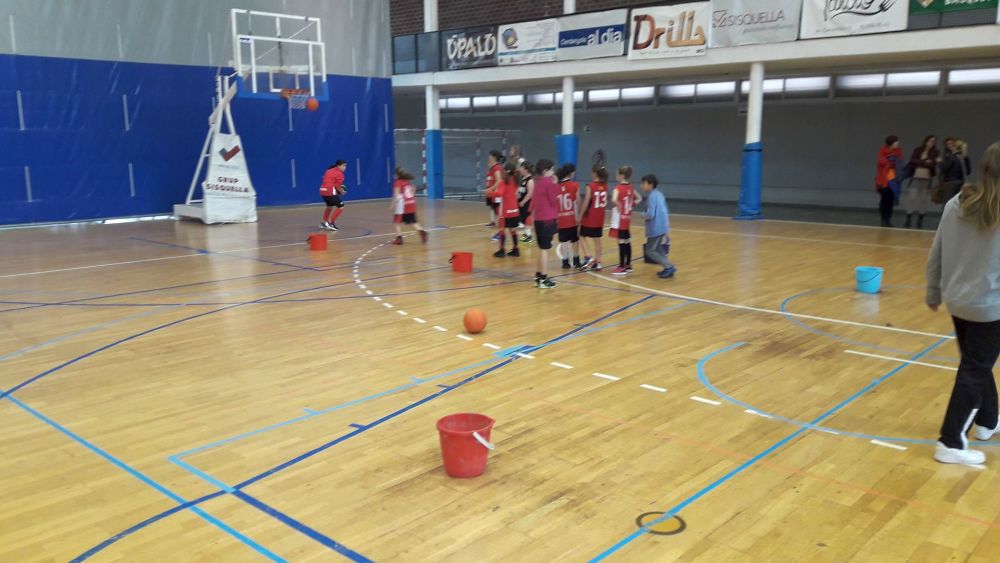 Les goteres obliguen a suspendre partits al Parc Esportiu Municipal de Guiera