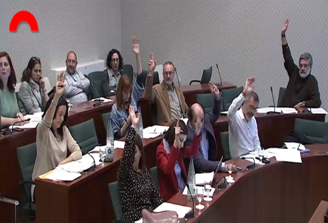 El Parlament aprova la retirada de l'amiant d'escoles i instituts