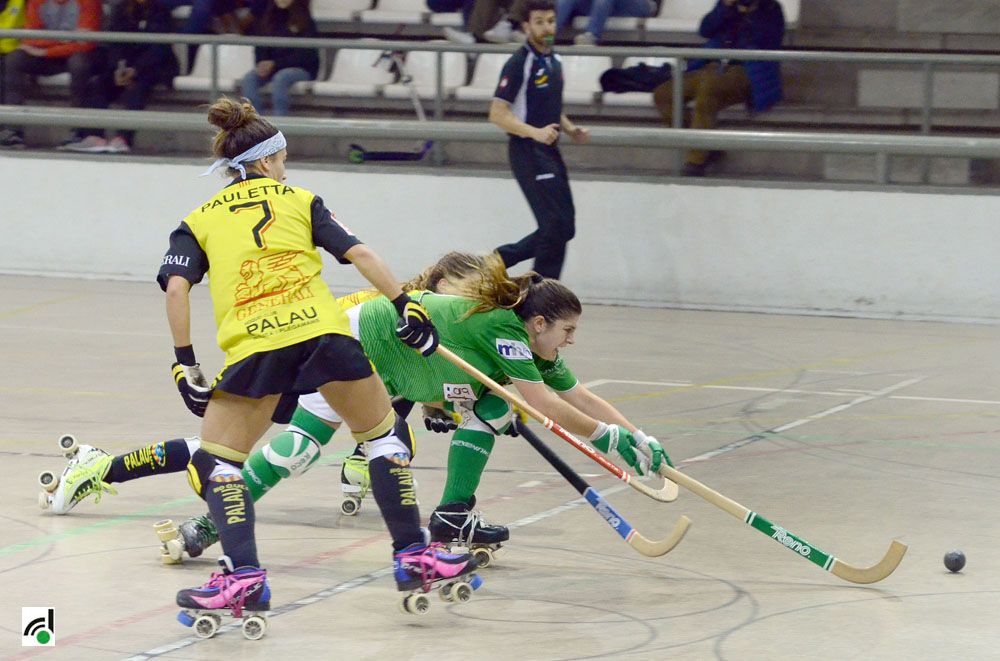 Sfèric i Cerdanyola disputen un partit sota l'ombra del descens