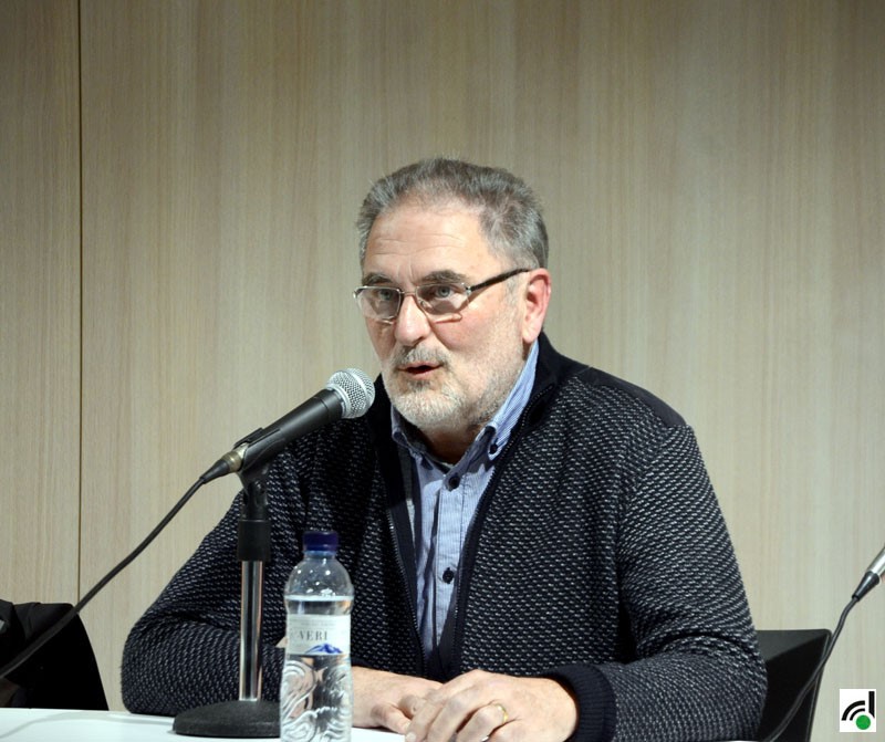 Isidre Grau ens convida a visitar una ciutat laberíntica amb soledat creixent