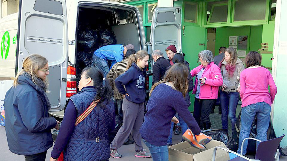 El rebost solidari enviarà un nou camió cap als camps de refugiats a Sèrbia