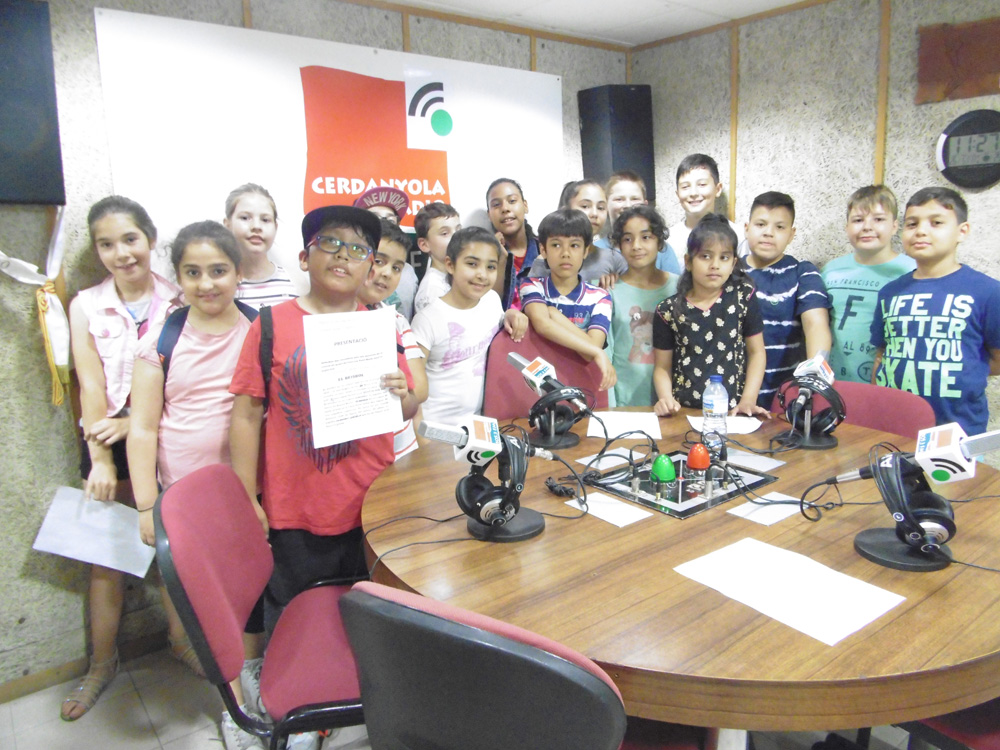 S'inicien les gravacions de programes escolars a l'emissora municipal Cerdanyola Ràdio